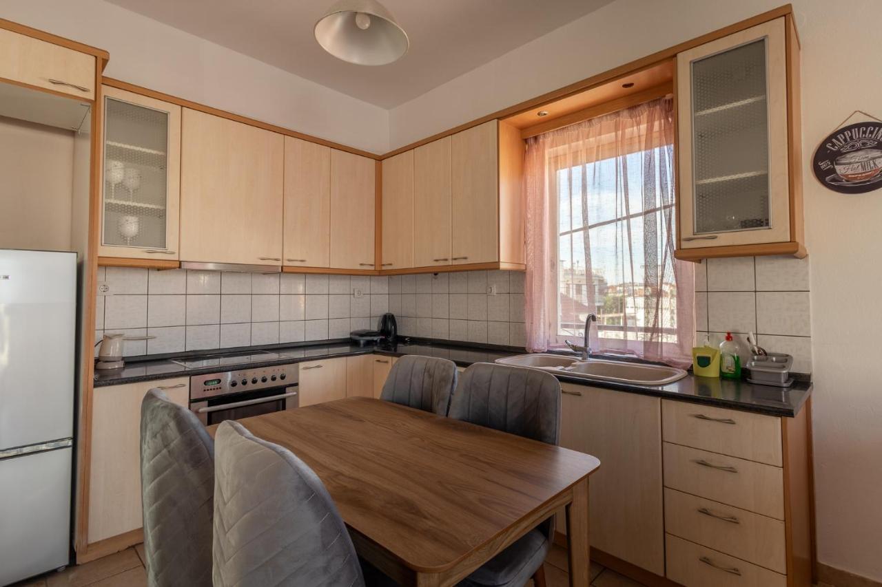 Deluxe Apartment La Larissa Luaran gambar
