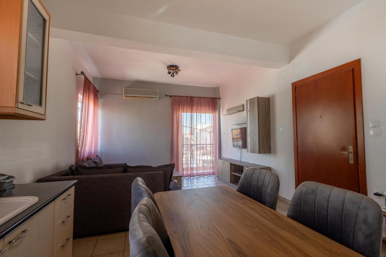 Deluxe Apartment La Larissa Luaran gambar