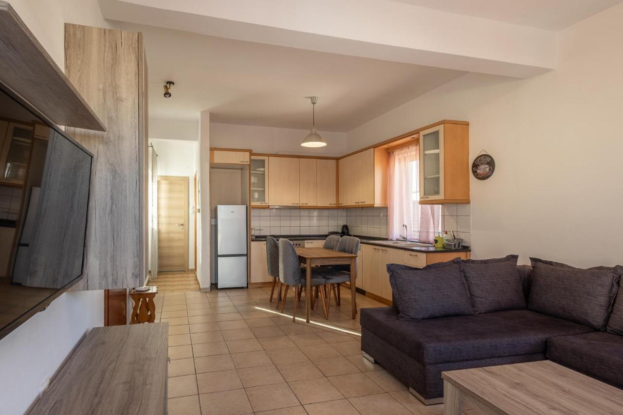 Deluxe Apartment La Larissa Luaran gambar